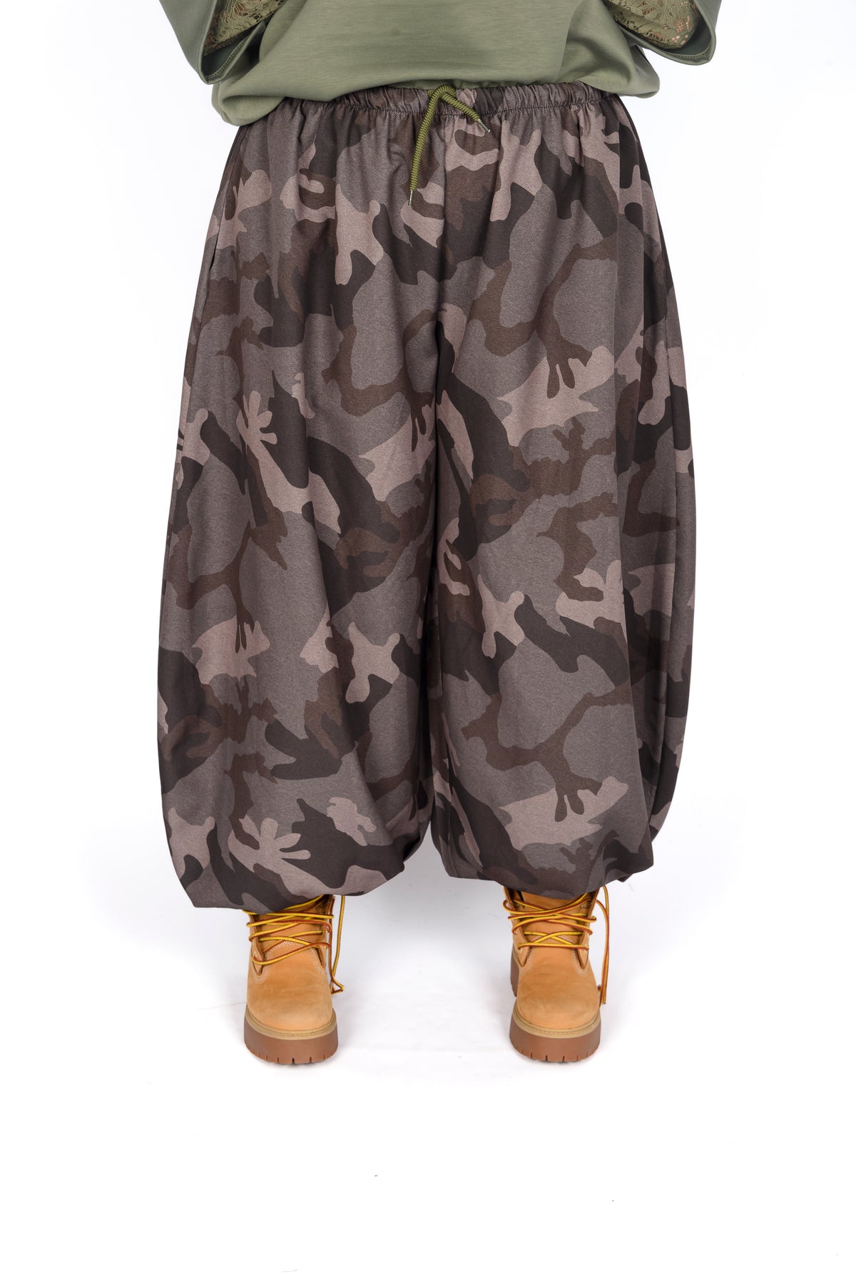 Panta-Tuta Mood Military
